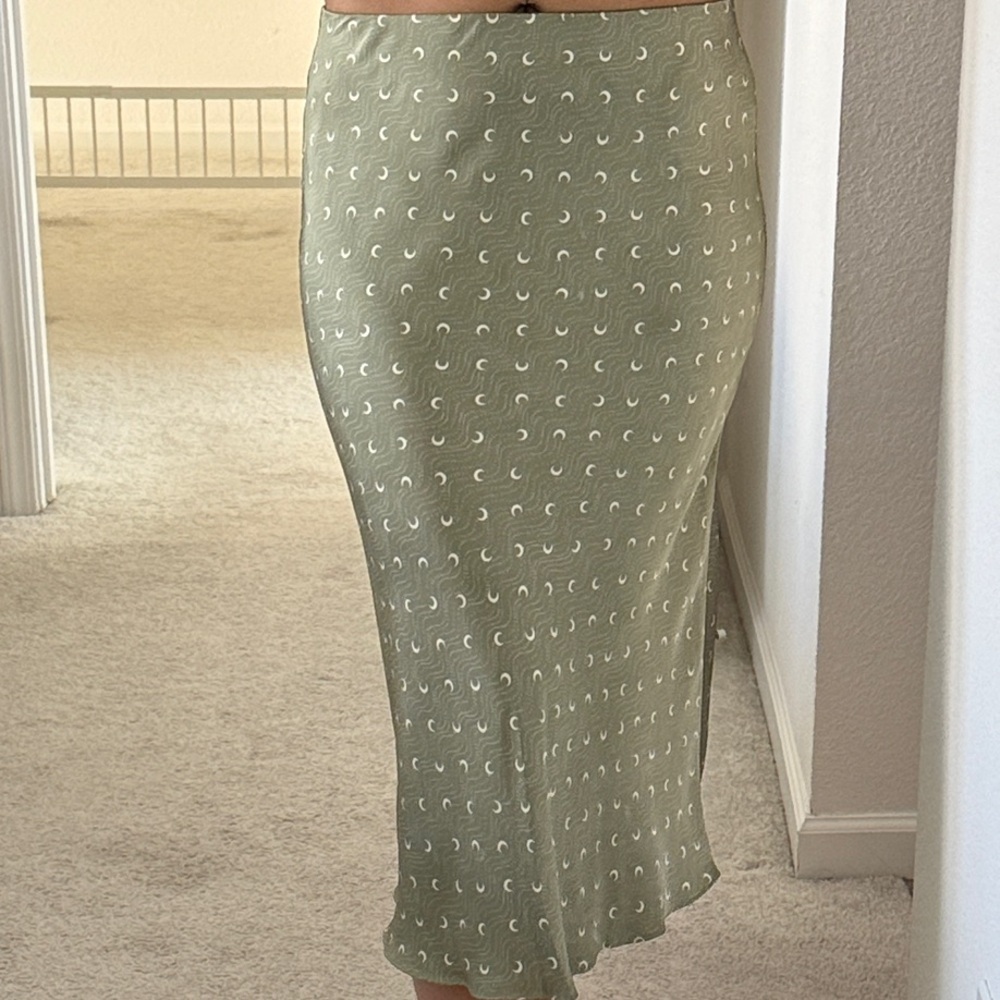 Aritzia Babaton Midi Skirt